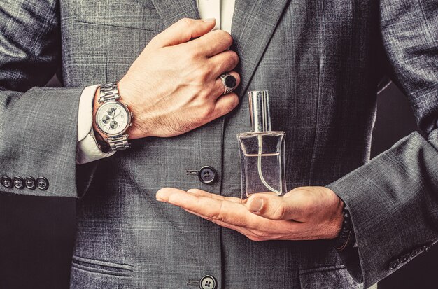 چگونه عطر مناسب شخصیت خود را انتخاب کنیم؟