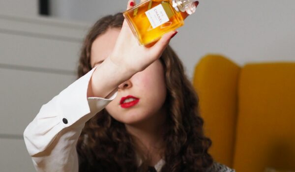 چگونه یک عطر مناسب انتخاب کنیم؟